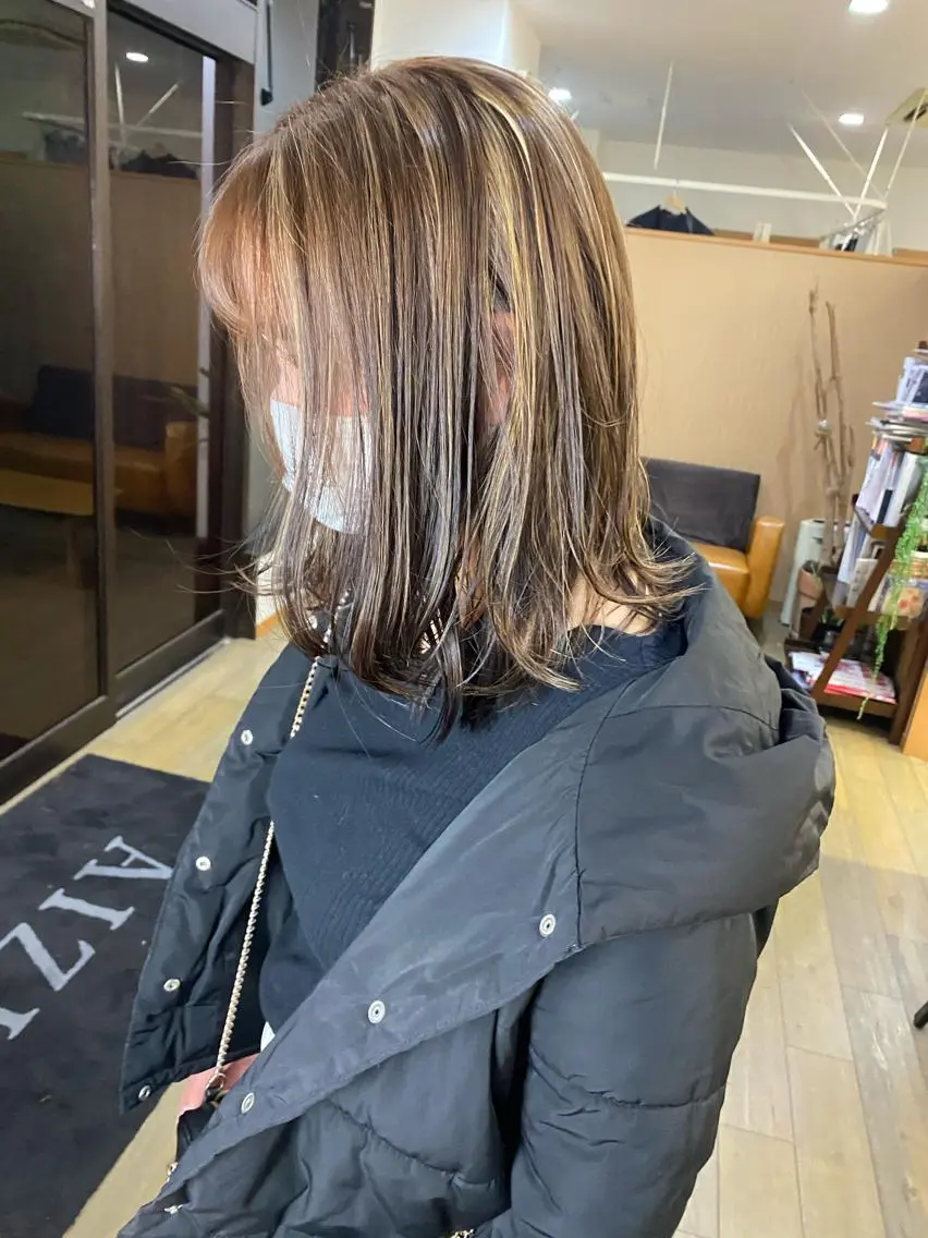 ミディアム カラー ハイライトカラー ハイライト レイヤーカット ローレイヤー カット ヘアカラー トリートメント ブリーチカラー🫧 森　凪沙のヘアスタイル