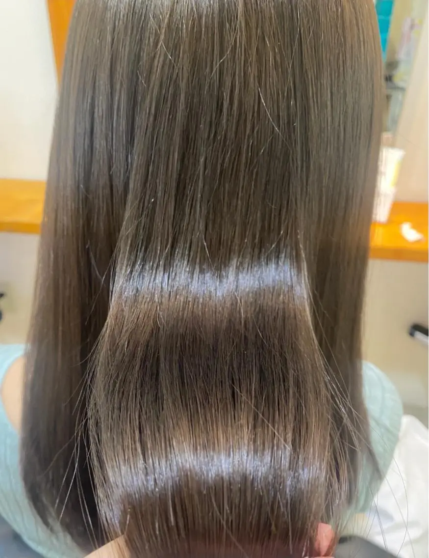 セミロング カラー グレージュ オリーブグレージュ オリーブグレー カット ヘアカラー トリートメント RIKA韓国ヘア/く びれヘア/上品カラーのヘアスタイル