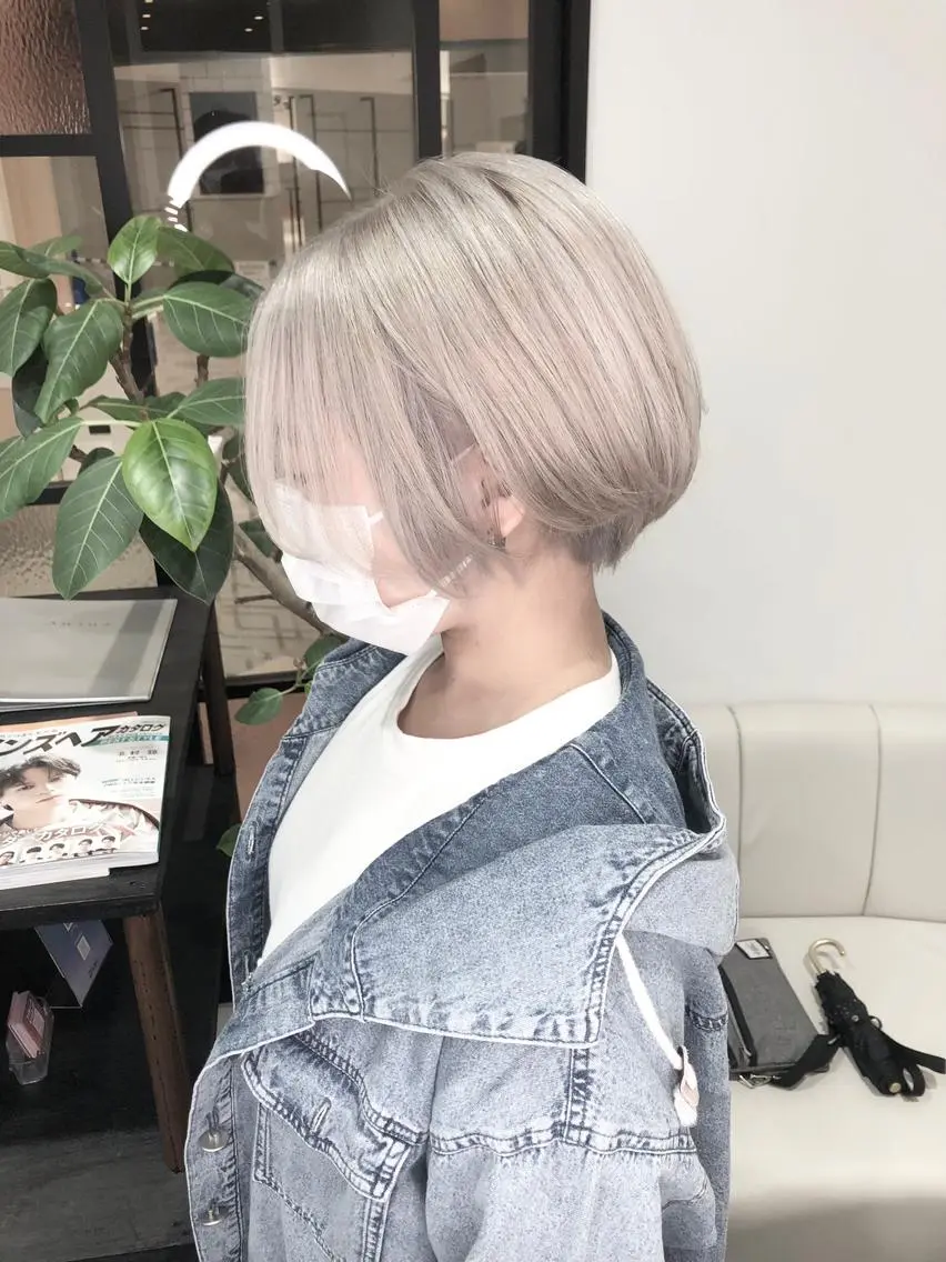 ショート カラー LOOP hairのヘアスタイル
