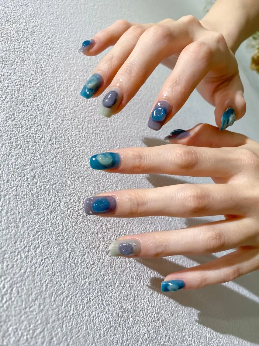 ネイル オーロラネイル マグネットネイル ニュアンスネイル オフィスネイル シンプルネイル ハンドネイル 草加ニュアンスネイル 🌚hersのネイルデザイン