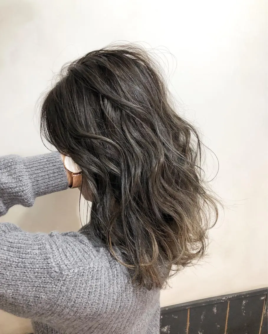 セミロング カラー ヘアアレンジ グラデーションカラー ハイライトカラー ハイライト カット ヘアカラー トリートメント 綺麗な髪質にしたい方 限定🌈清水 祥のヘアスタイル