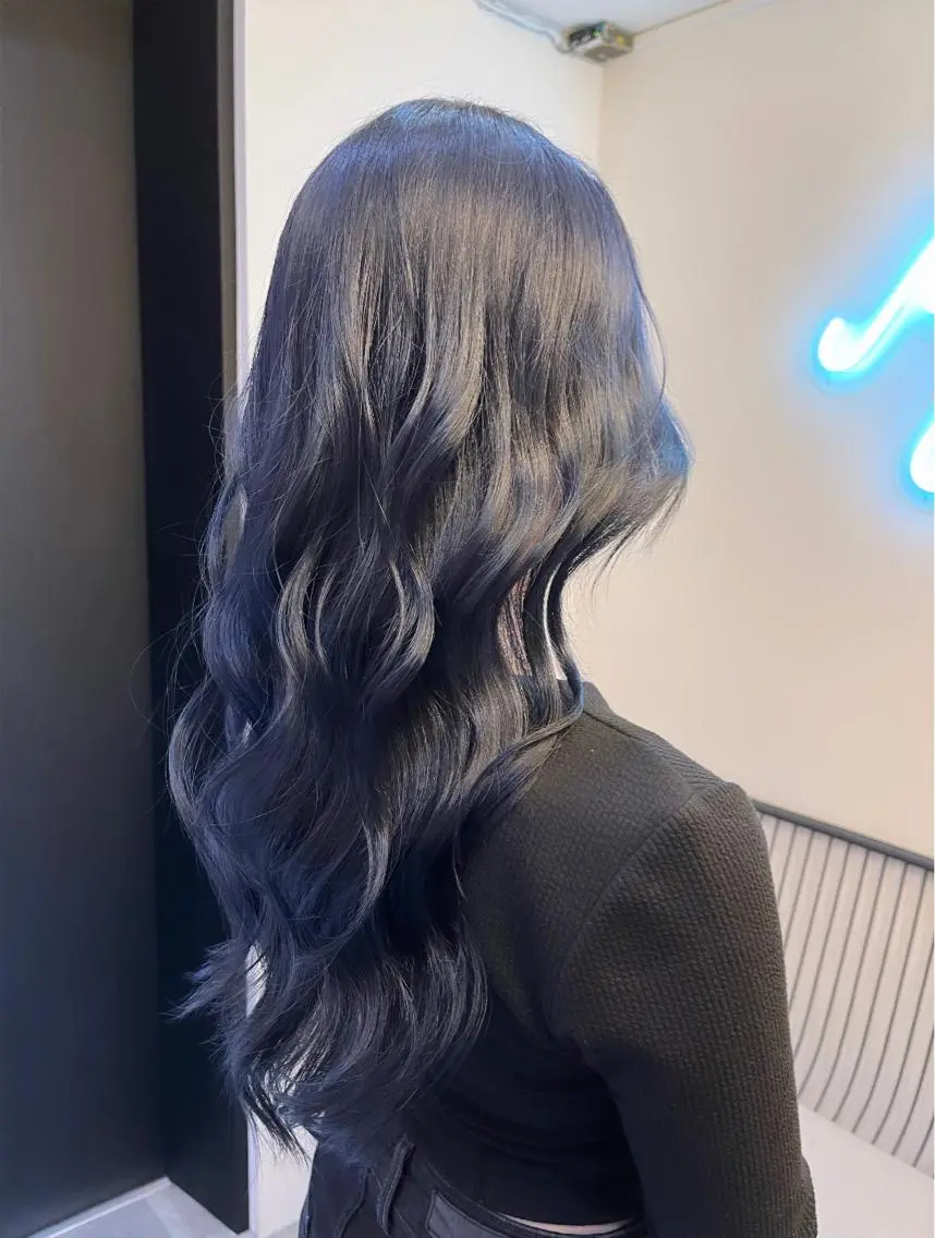ロング カラー ヘアカラー ハイトーンカラー 🦋yuri🦋のヘアスタイル
