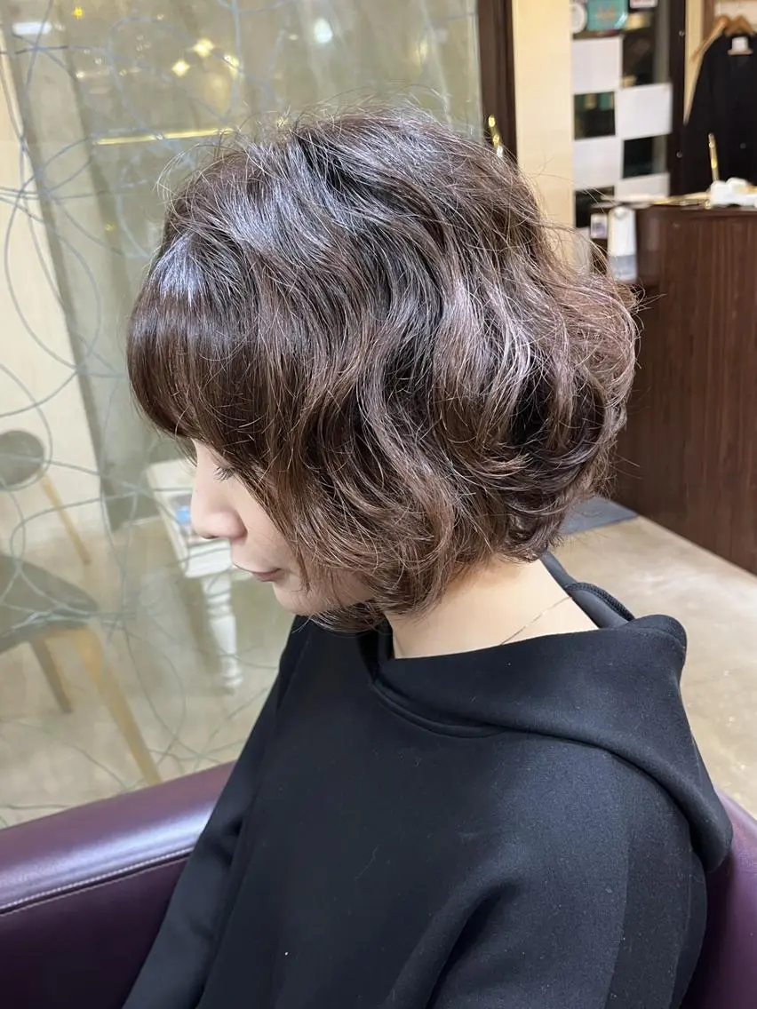 ミディアム ミディアムパーマ アッシュ ボブ カット パーマ トリートメント 澤崎 希望のヘアスタイル