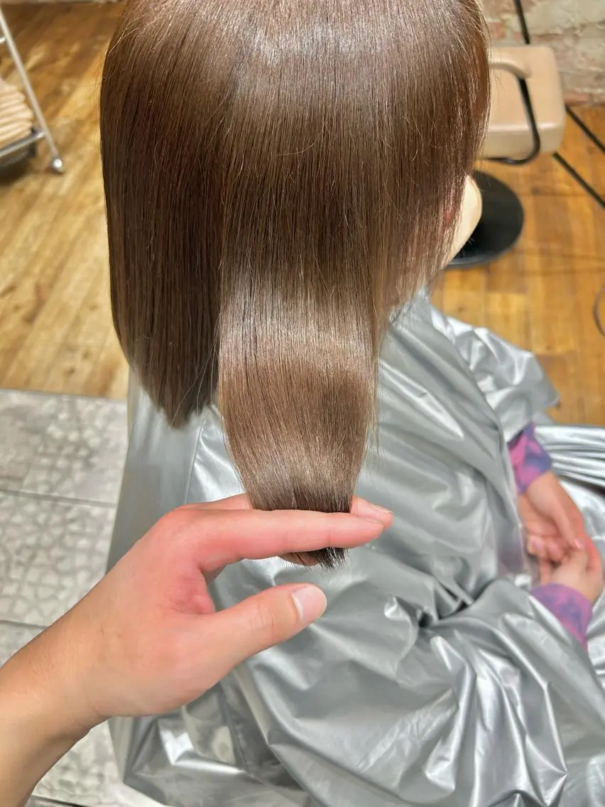 ミディアム カラー パーマ バレイヤージュ ブリーチ ケアブリーチ ダブルカラー ハイライトカラー カット ヘアカラー 縮毛矯正 トリートメント 銀座✨レイヤーカット 顔まわり/坂本亜裟海のヘアスタイル