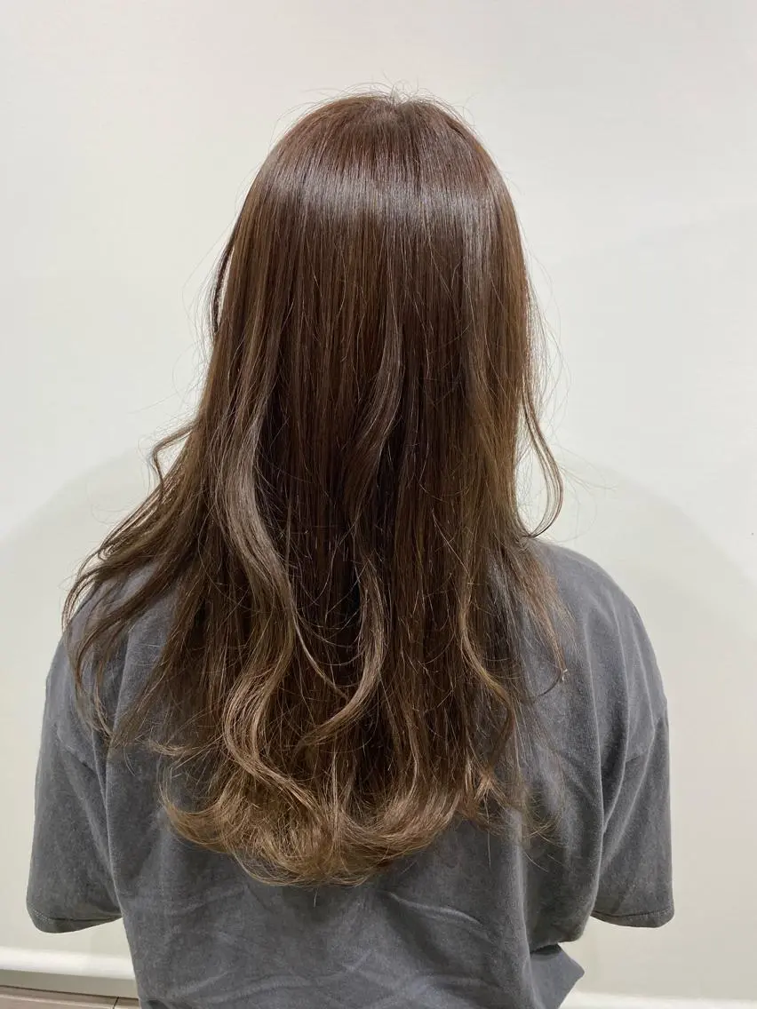 セミロング カラー ブラウンカラー バイオレットカラー 神保 佑斗のヘアスタイル