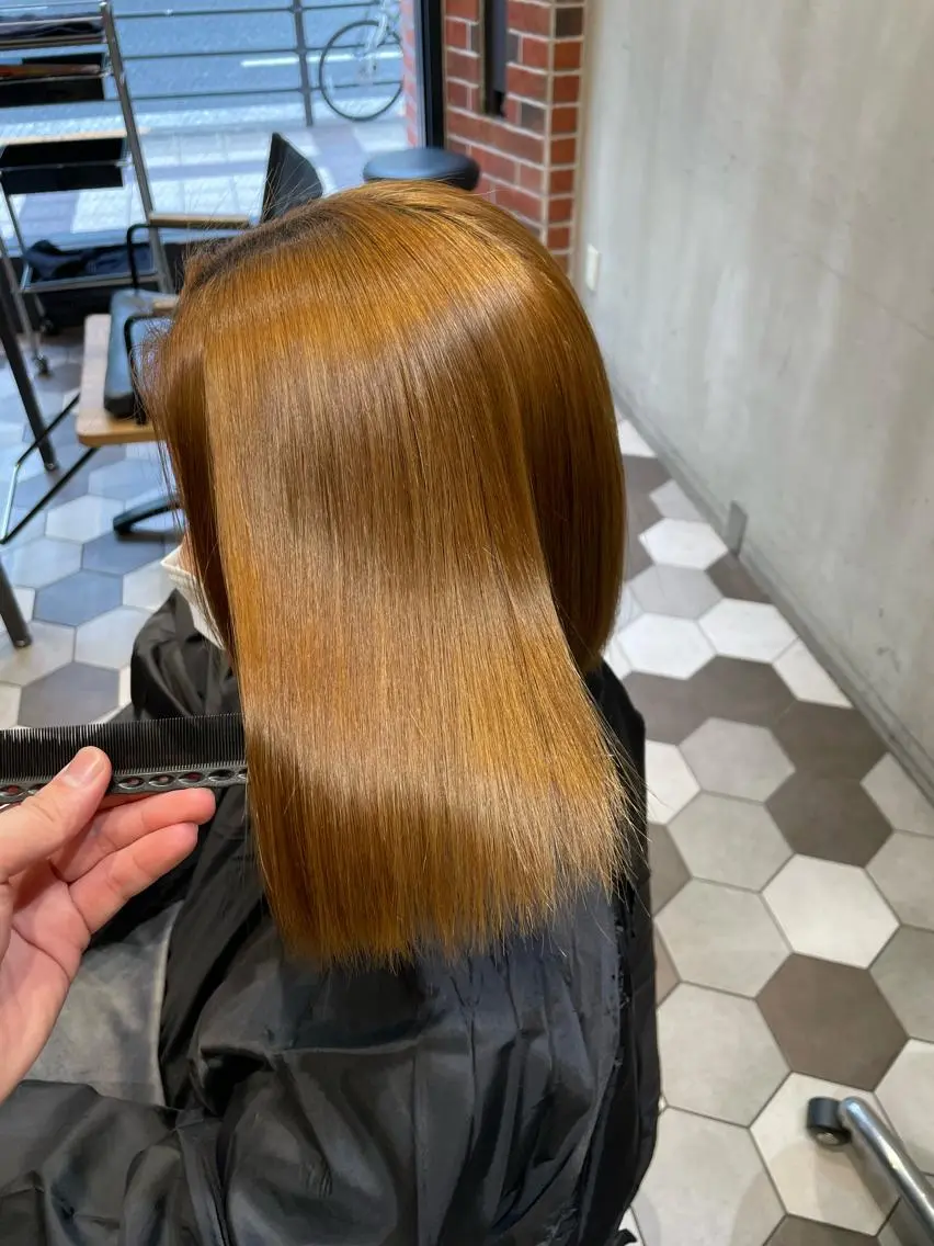 ミディアム 髪質改善、縮毛矯正 酸性縮毛矯正のヘアスタイル
