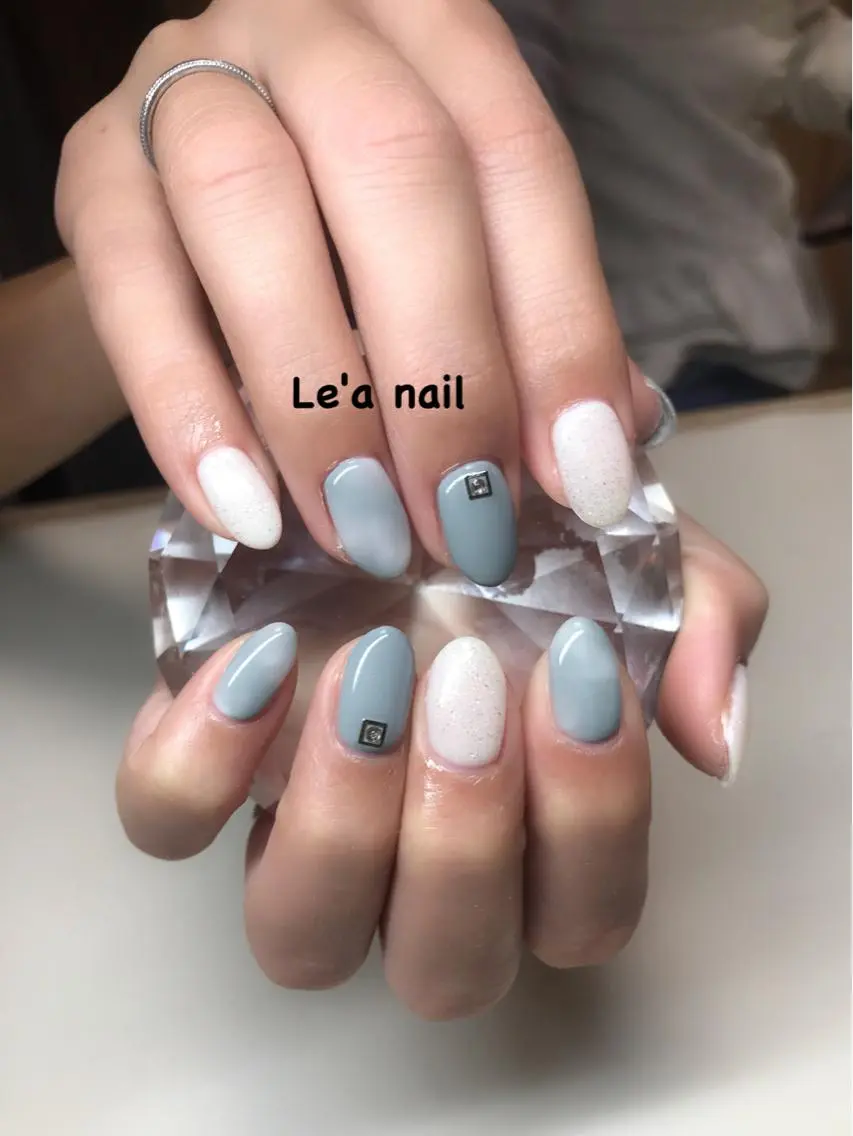 ネイル シンプルネイル 'mm  (ミリ) ＭＡＮＡＭＩのネイルデザイン