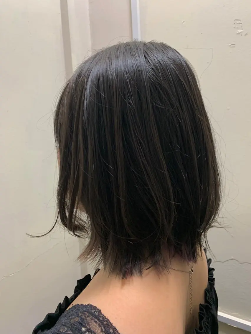 ミディアム カラー ベージュカラー ボブ 外ハネヘア カット ヘアカラー 村上 吉斗のヘアスタイル