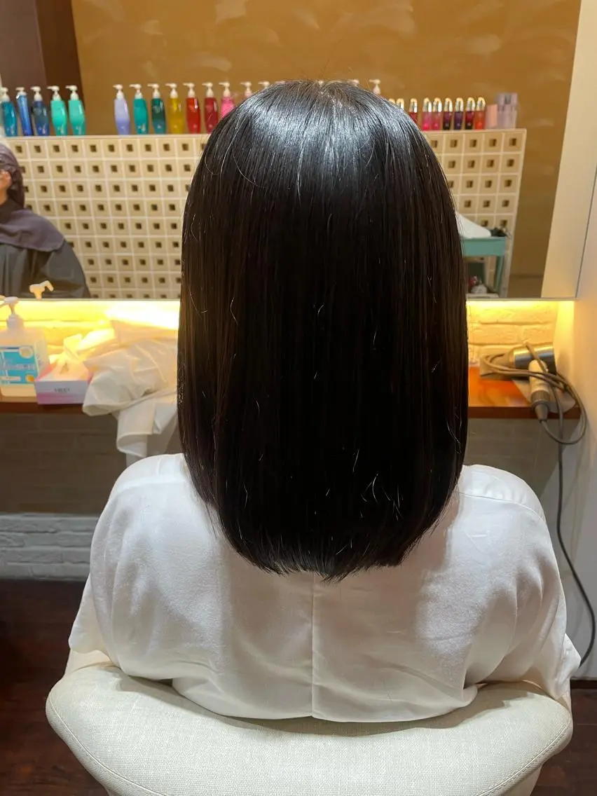 ミディアム カット CoCooN Hiromiのヘアスタイル
