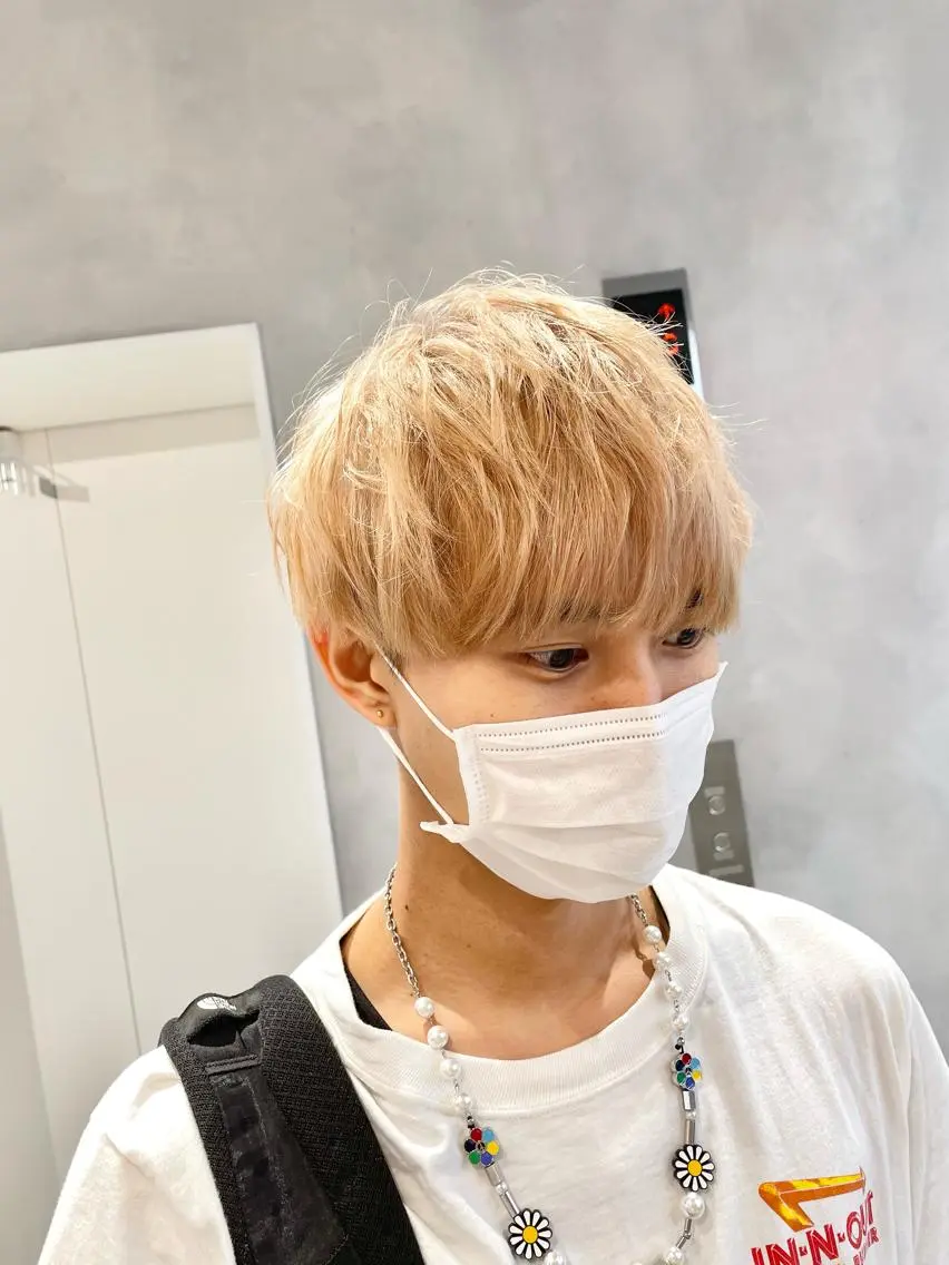 ショート カラー メンズ ベージュカラー ミルクティーベージュ ハイトーン×レイヤー /遠藤将太のヘアスタイル