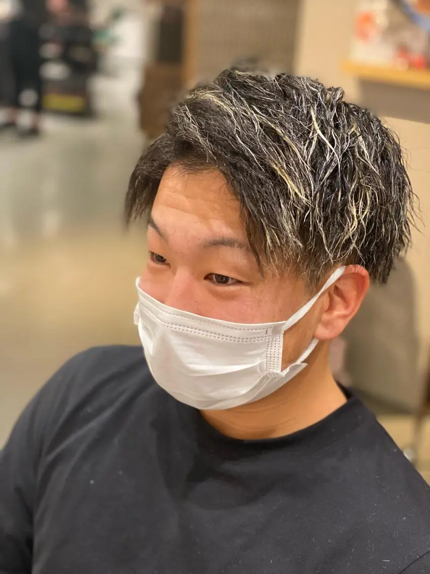 ショート カラー メンズ メンズハイライト メンズメッシュ ハイライトカラー メッシュ ハイライト unopulir 景山 凌のヘアスタイル