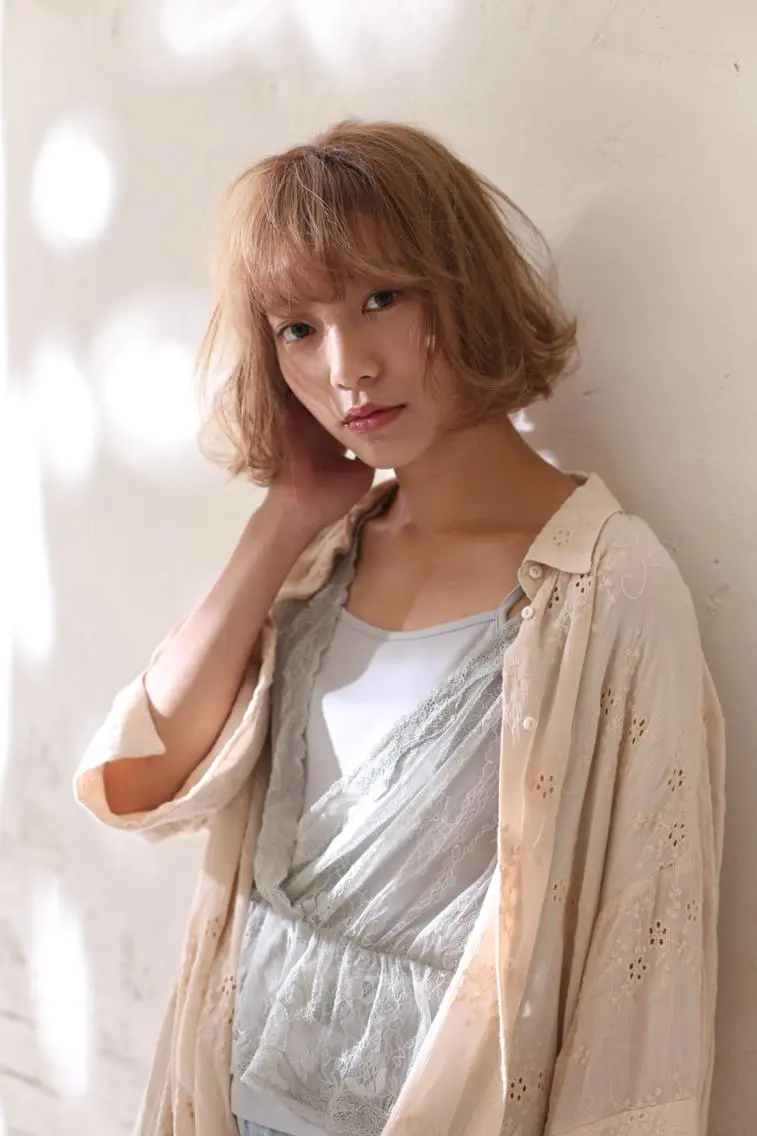 ミディアム 小林 永佳のヘアスタイル