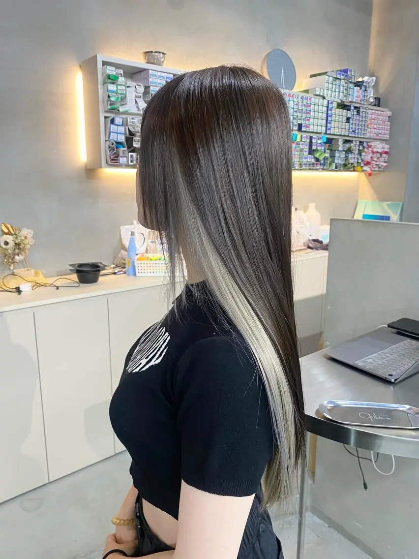 ロング カラー ヘアカラー 前橋 姫奈のヘアスタイル