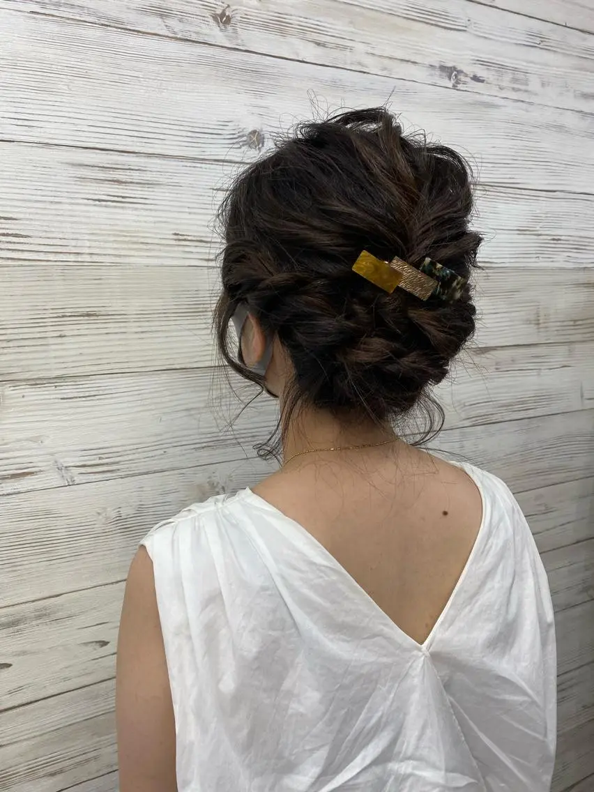 セミロング カラー ヘアアレンジ ショートボブ 編み込みエクステ シールエクステ セミロングパーマ バレイヤージュ LAVENDIA 初音のヘアスタイル
