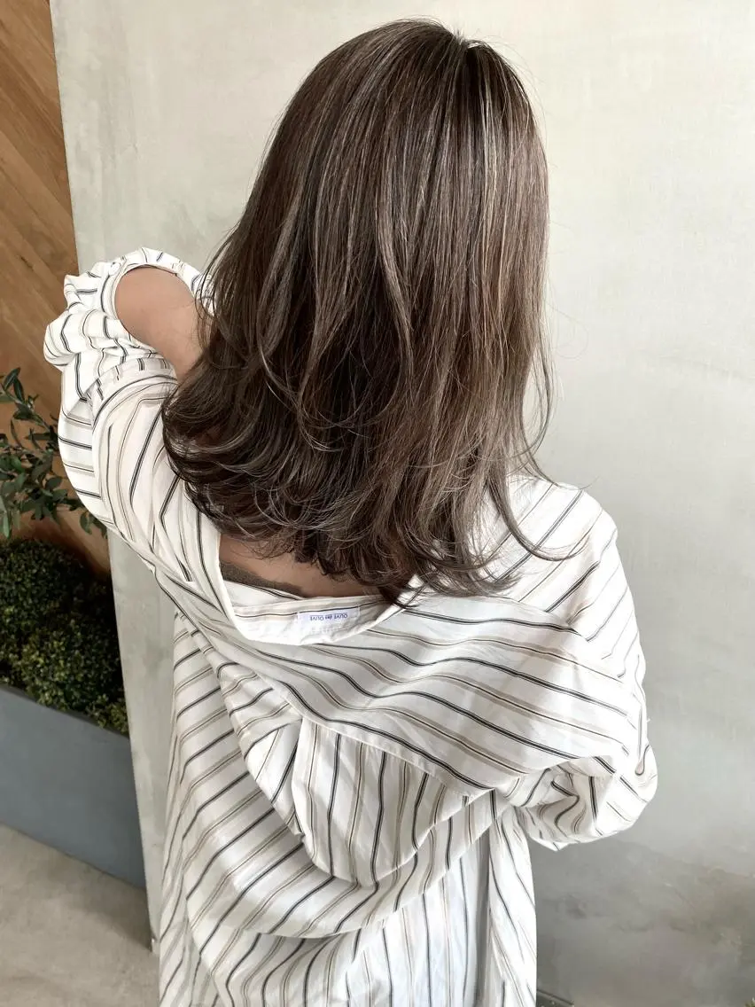 ショート カラー ヘアアレンジ ネイル マツエク・マツパ インナーカラー くびれヘア 外国人風カラー 学生 レイヤーカット カット ヘアカラー 夜23時まで予約🉑 reverieあきらのヘアスタイル