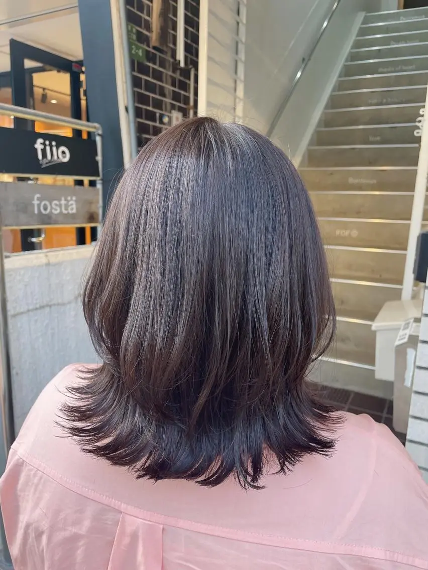 ミディアム カラー 梅田美容室 山崎海波のヘアスタイル