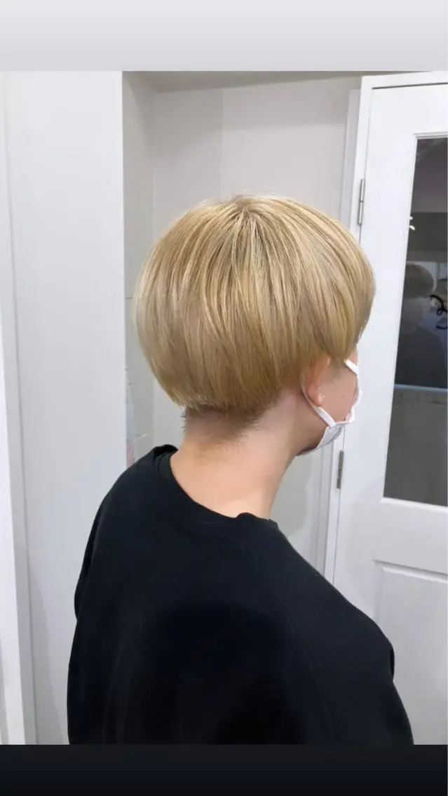 ショート カラー カット ヘアカラー トリートメント ヘアセット 🥣ミコト/レイヤー 韓国ハイトーン🥣のヘアスタイル