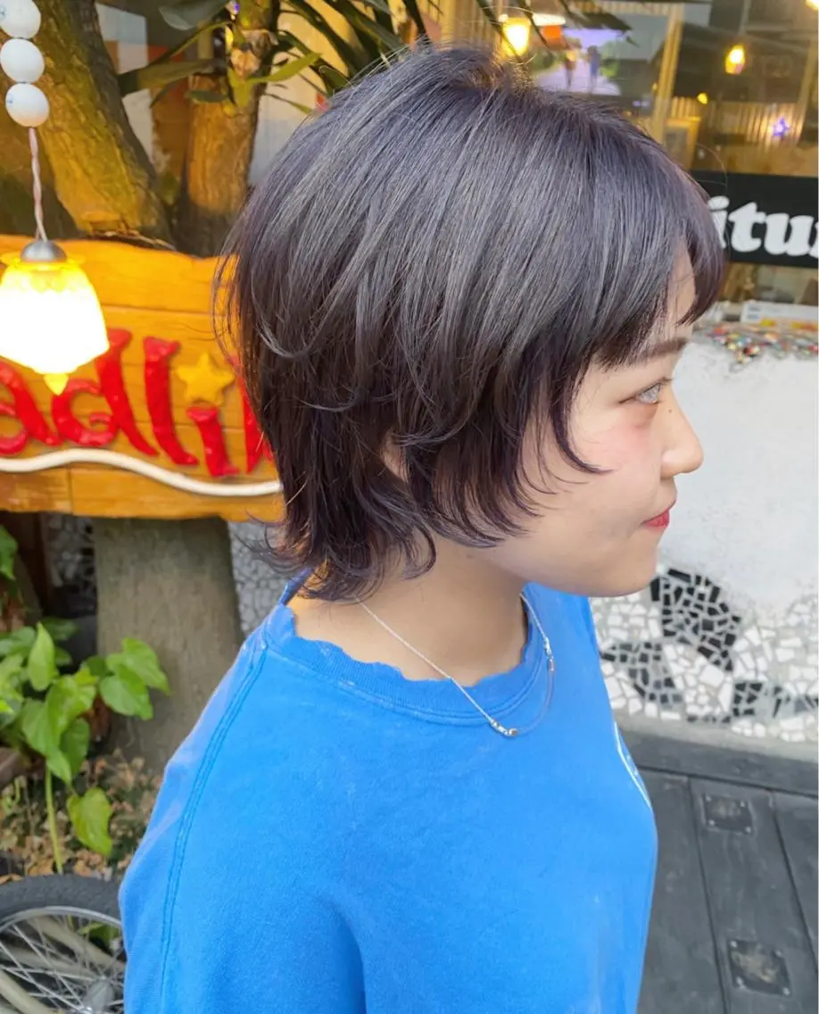 ショート カラー ウルフカット 玉木 育実のヘアスタイル