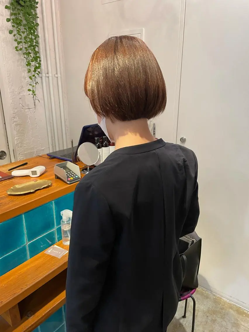 ショート ボブ カット トリートメント MIOベージュカラー 柔らかいカラーのヘアスタイル