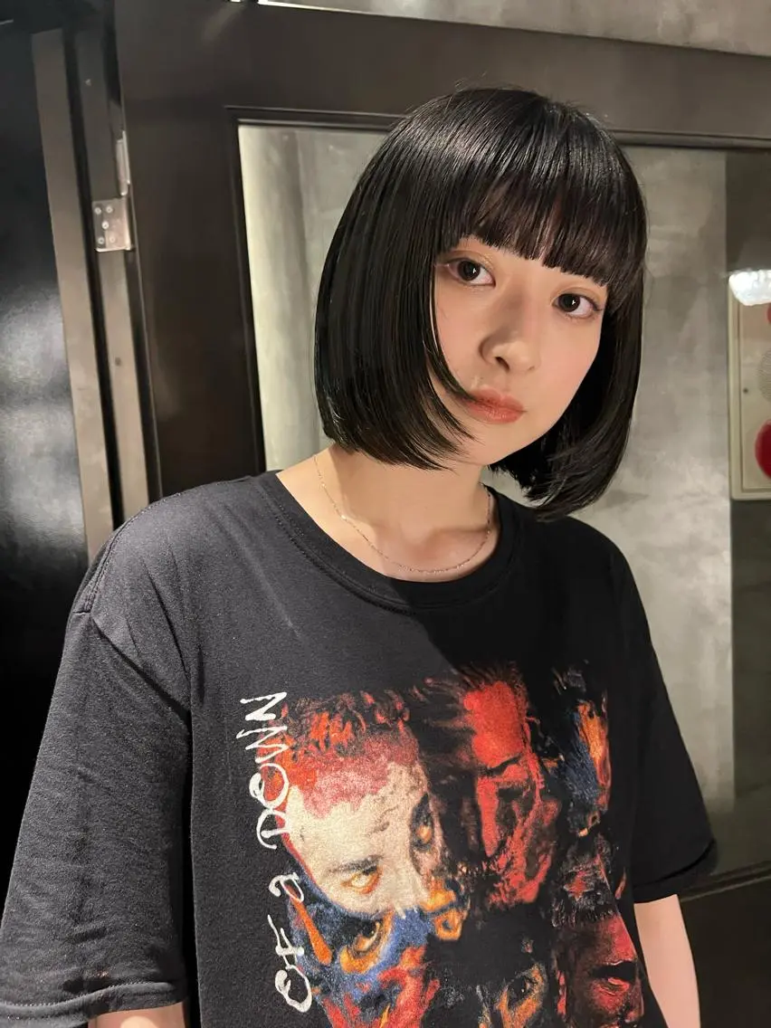 ミディアム 顔まわりレイヤー レイヤーカット カット 圧倒的デザイン力 店長🎨RENAのヘアスタイル