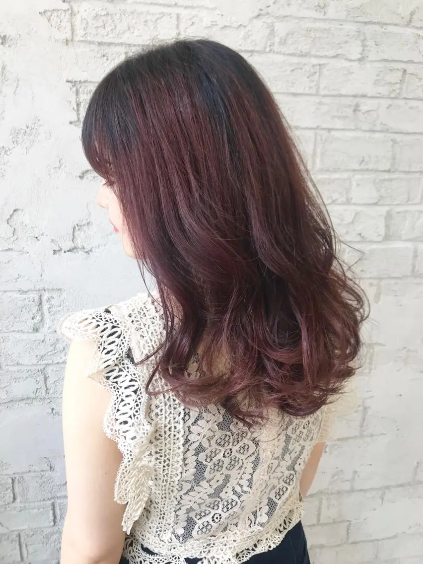 ロング カラー オリーブ/アッシュ やわらか透明感カラーのヘアスタイル