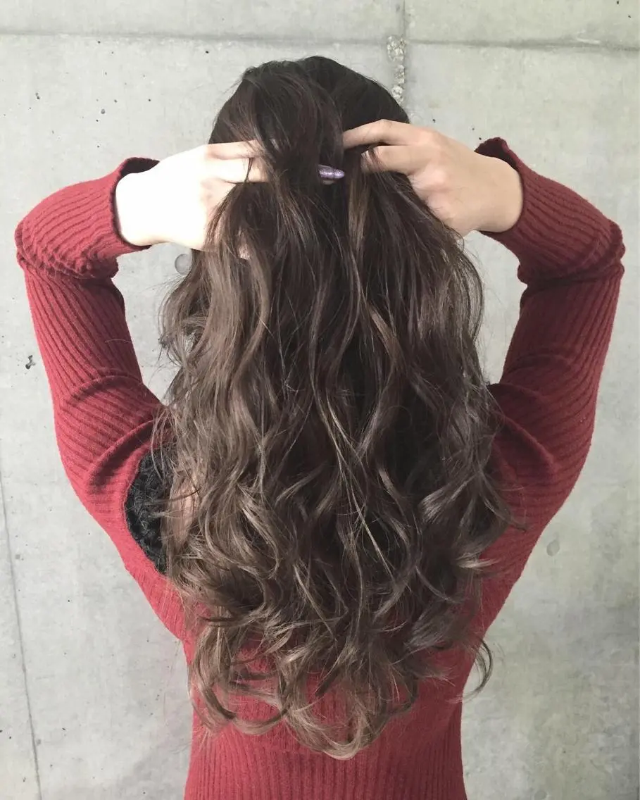 ロング カラー ヘアアレンジ 【公式】amble luxe池袋東口🩷のヘアスタイル