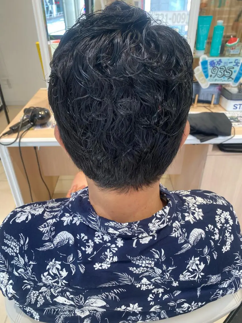 ショート カラー パーマ メンズ 🩵波巻き/ツイスパ HARU💎のヘアスタイル