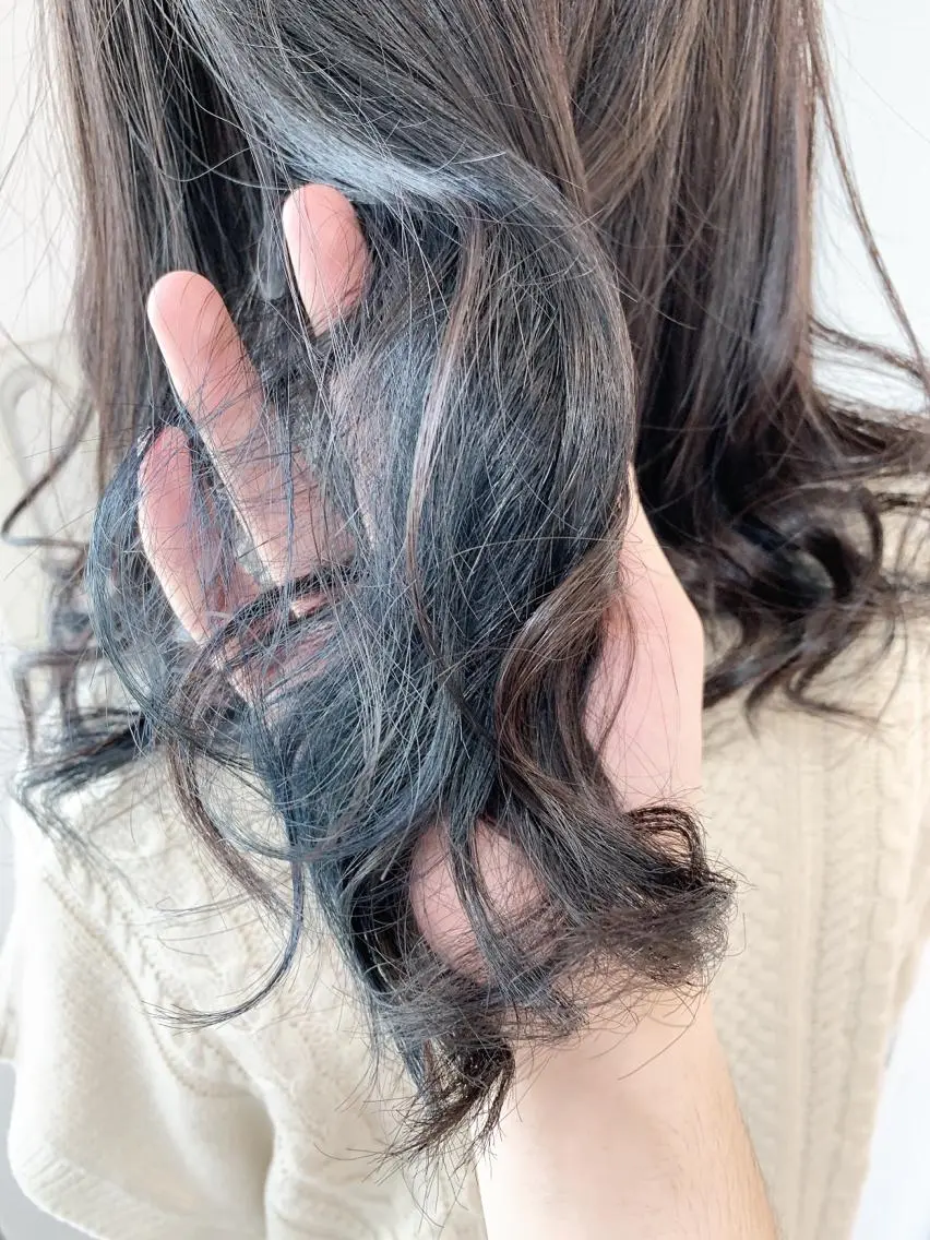 ミディアム カラー パーマ ブリーチ ブルーカラー ブルージュ カット ヘアカラー 縮毛矯正 トリートメント 白髪ぼかしハイライト 柳川拓哉のヘアスタイル