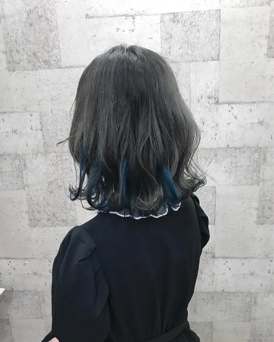 ショート カラー ブリーチ ブルーカラー インナーカラー/天神 ブリーチ/吉田のヘアスタイル