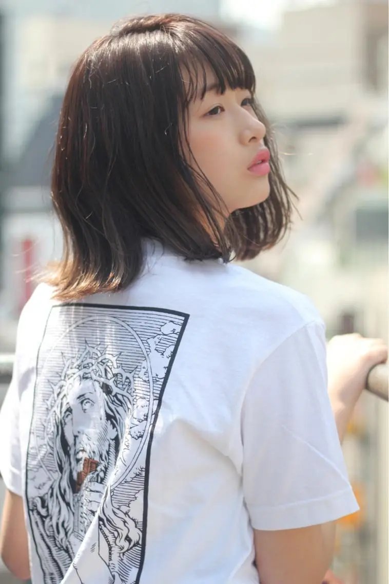 ミディアム カット ヘアカラー ホワイト&レイヤーカ ットエクステ長畠俊輔のヘアスタイル