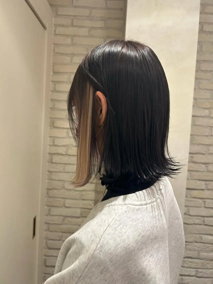 ミディアム カラー 透明感カラー イヤリングカラー エクステ ミユ🎀長さ出し 🎨デザインカラーのヘアスタイル