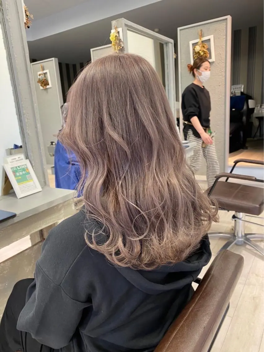 ミディアム カラー 村上 佳織のヘアスタイル