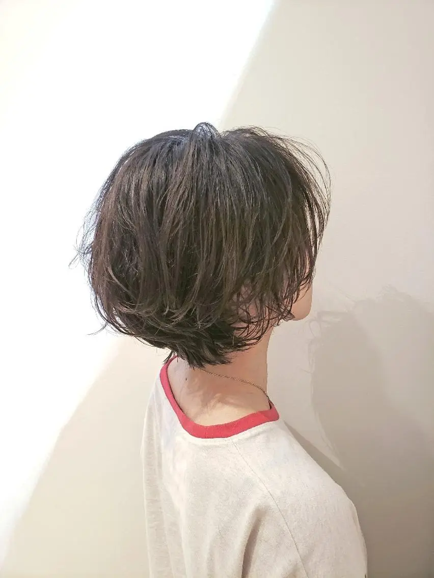 ショート 中高下 由真のヘアスタイル