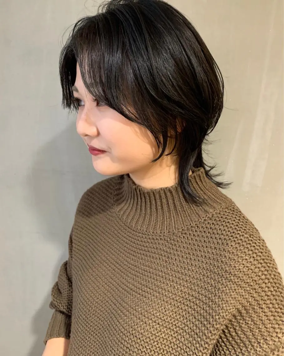 ショート カラー 黒髪 ウルフカット ウルフレイヤーカット /チヒロのヘアスタイル