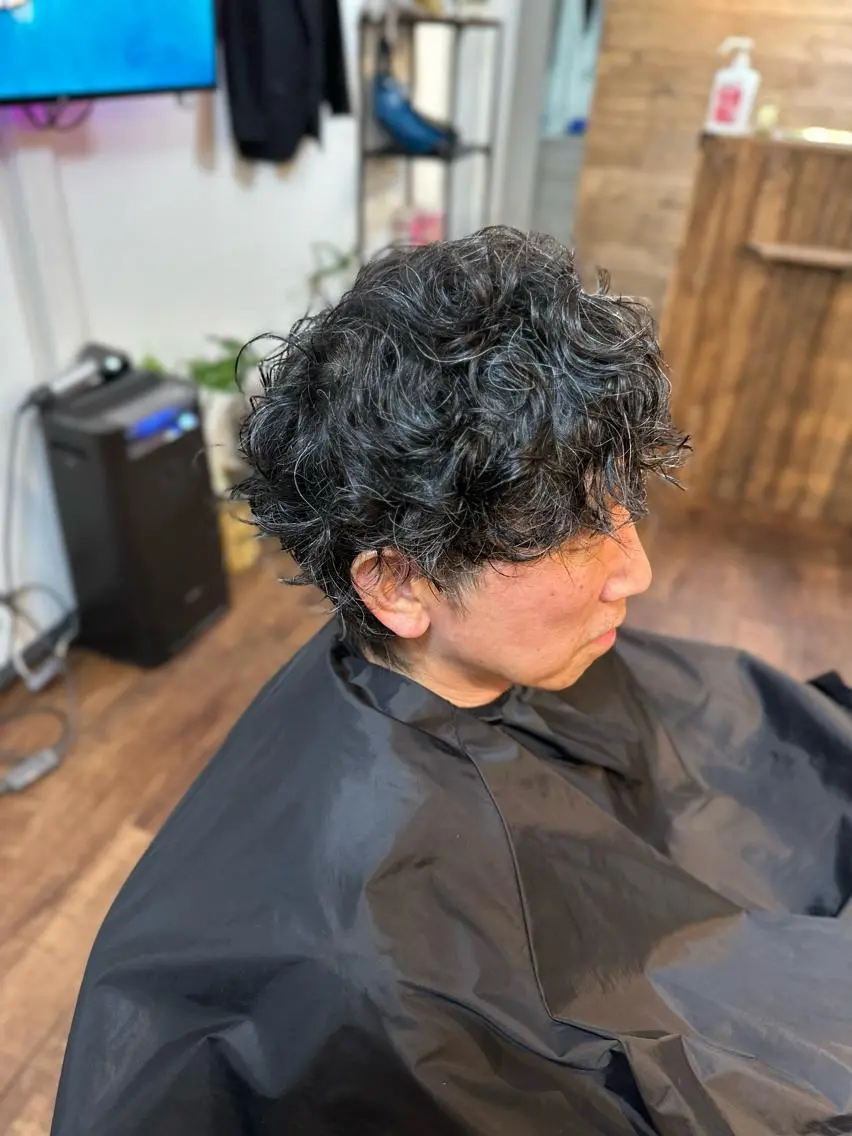 ミディアム パーマ メンズ カット パーマ トリートメント Luzir⭐︎ GEN⭐︎のヘアスタイル