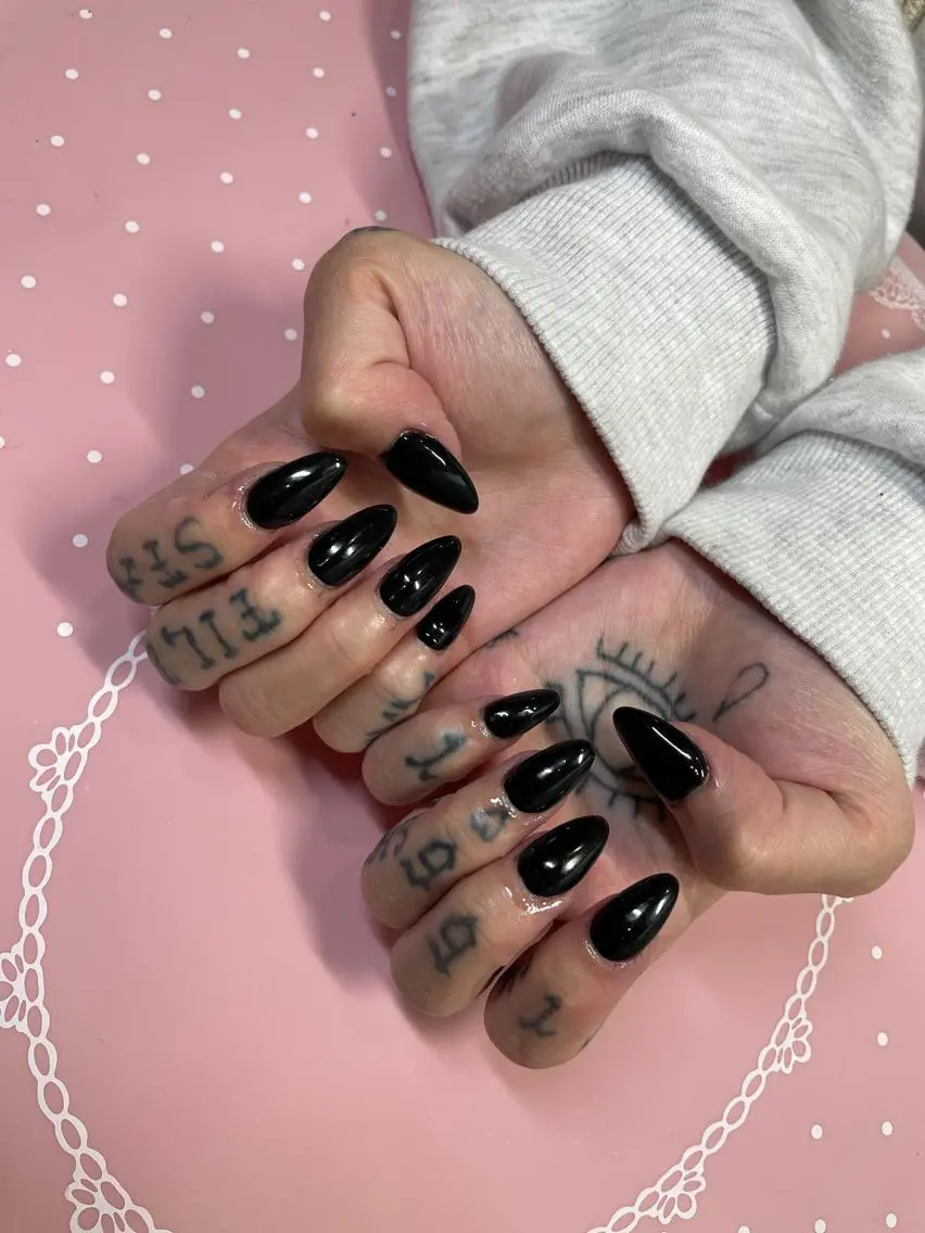 ミディアム ネイル ハンドネイル 《LB》ラブリエ Nail&eyeのマツエク・マツパデザイン