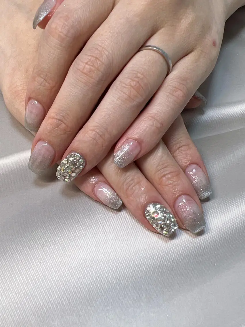 ネイル グラデーション マグネットネイル ストーンネイル coco nailのネイルデザイン