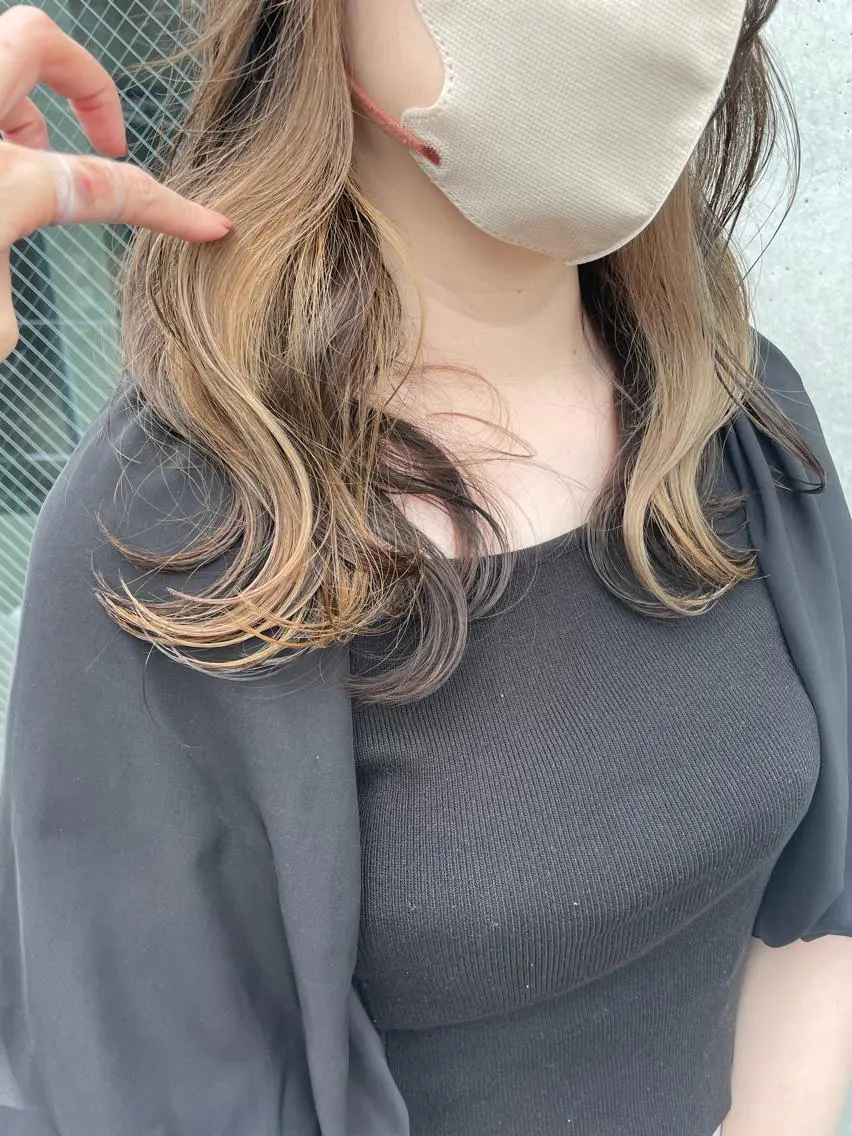 ロング カラー インナーカラー 推し ブリーチ  髪質改善のヘアスタイル
