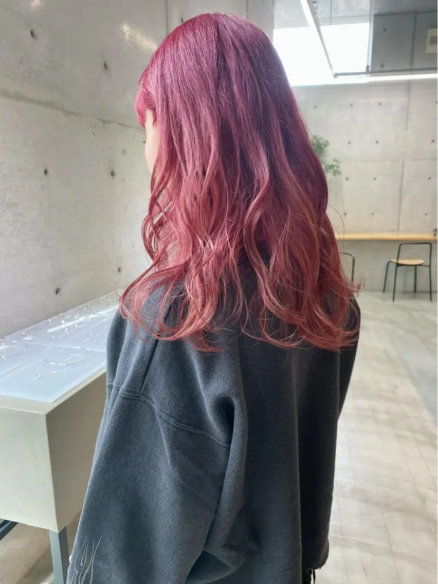 セミロング カラー ヘアアレンジ ブリーチ レッドカラー son hair HIROEのヘアスタイル