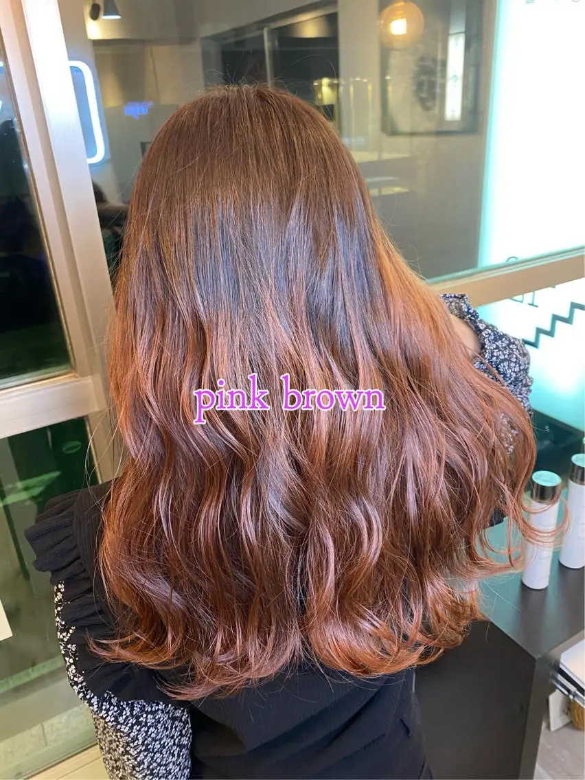 ロング カラー ヘアアレンジ ブラウンカラー グラデーションカラー ピンクカラー ピンクブラウン ヘアカラー 佐藤 麻衣のヘアスタイル