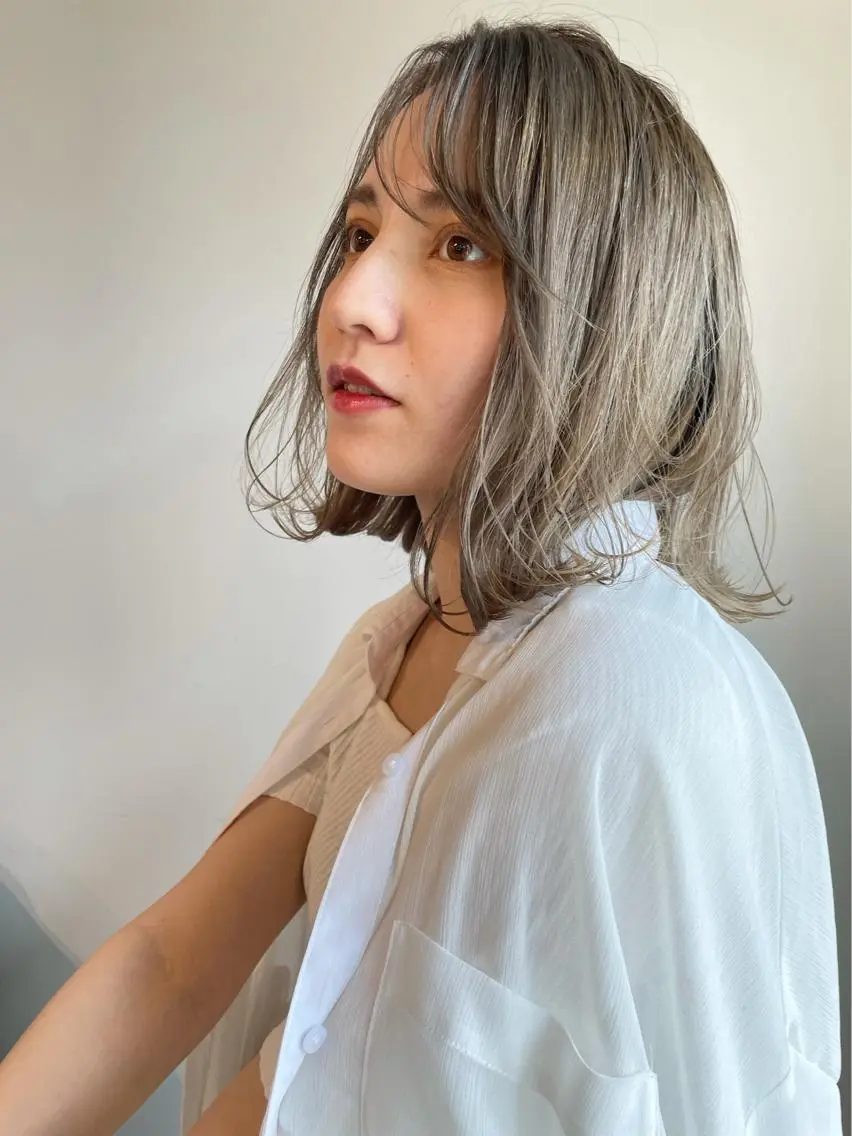 ミディアム カラー ヘアアレンジ ミディアムパーマ バレイヤージュ ブリーチ ケアブリーチ ダブルカラー カット ヘアカラー トリートメント Luana / 公式 / 大通のヘアスタイル