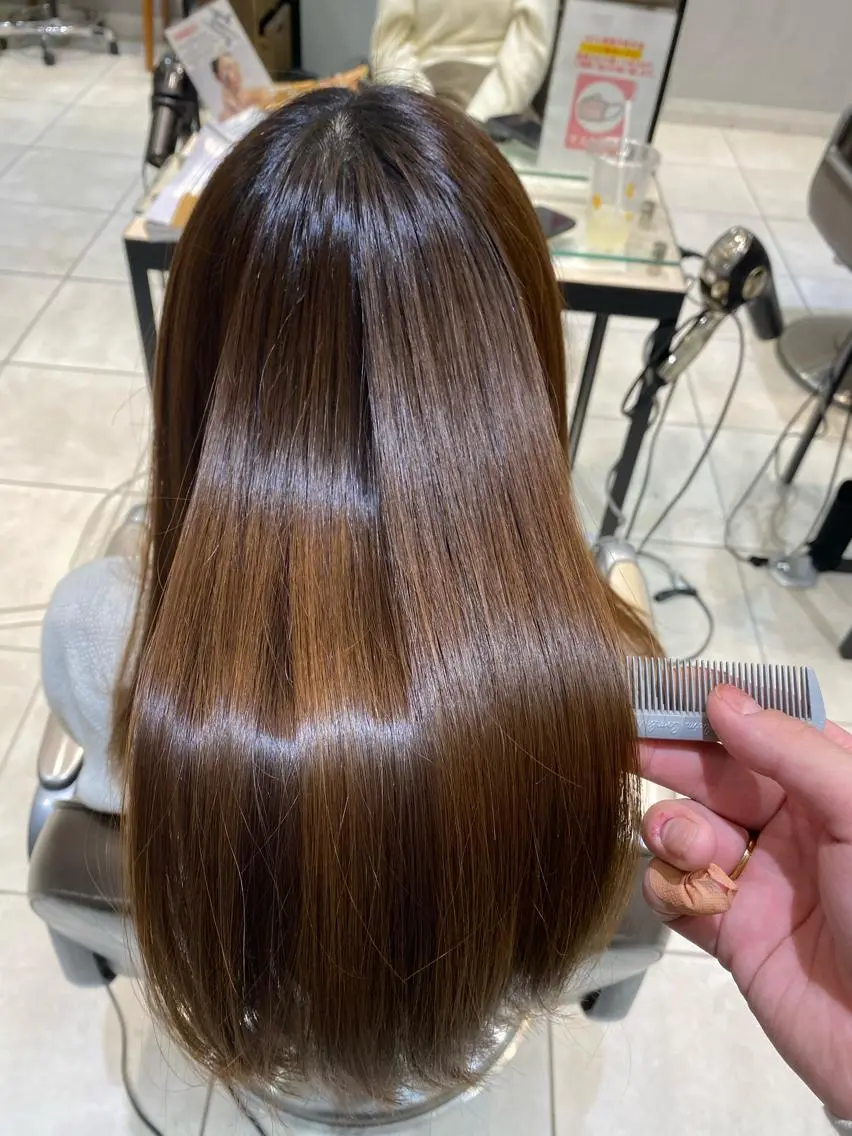 セミロング 美髪矯正透明感カラー 江川 和輝のヘアスタイル