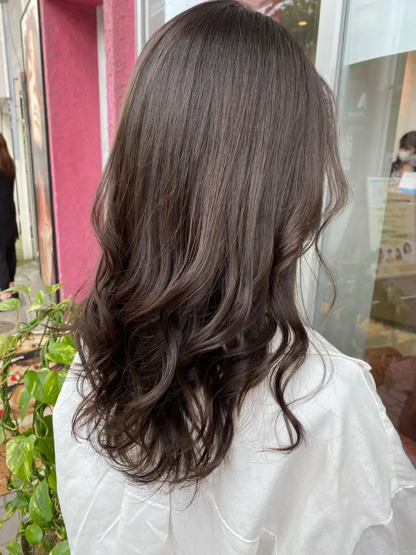 セミロング カラー 透明感カラー カット ヘアカラー デザインカラー✨新倉 佑奈のヘアスタイル