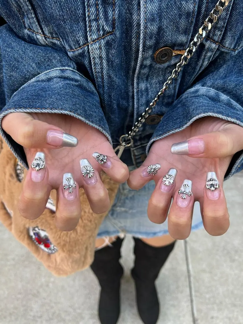 ネイル フレンチネイル ジェルネイル ミラーネイル 持ち込み Mimi Nailのネイルデザイン