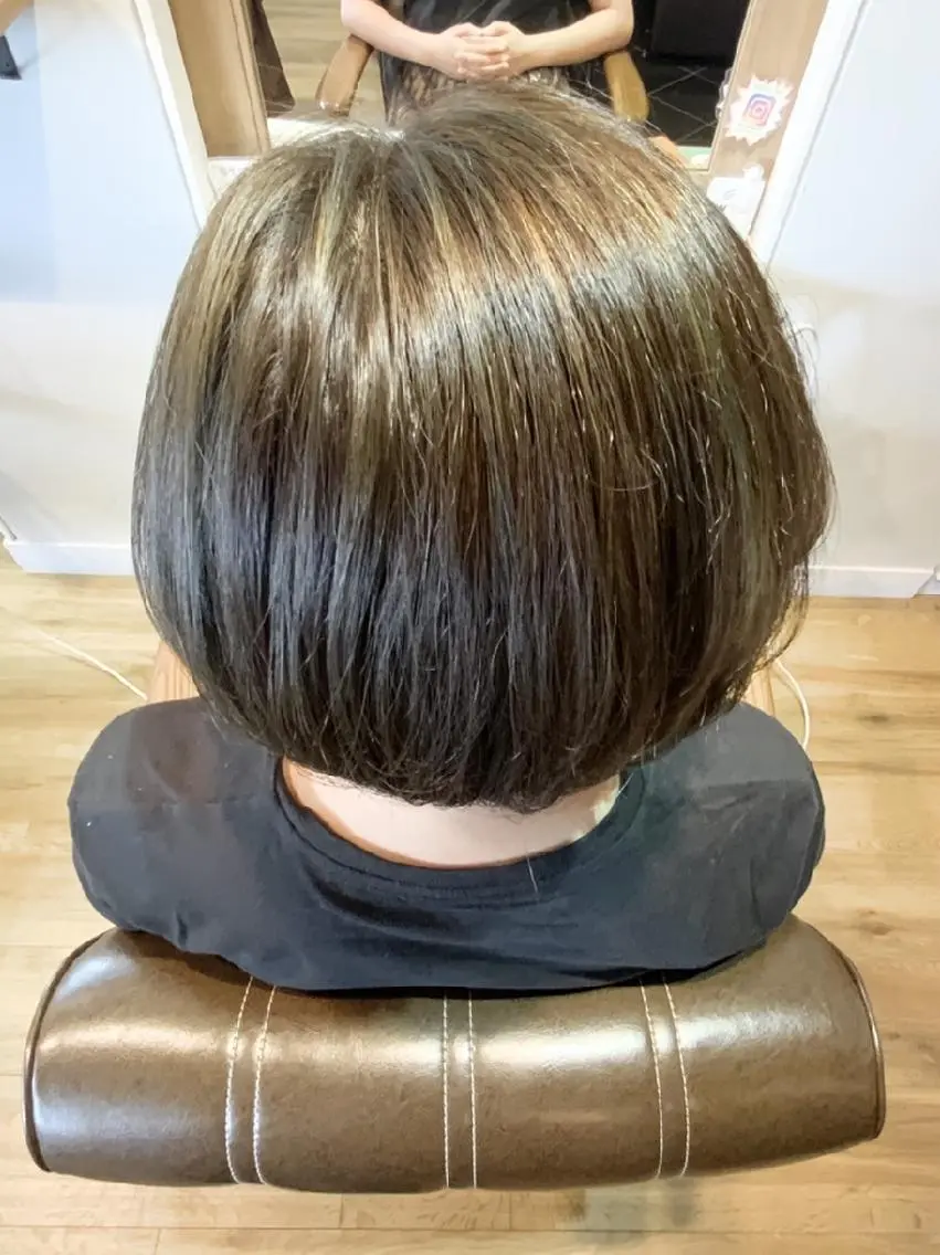 カラー ハイライトカラー ヘアカラー トリートメント 堀 望美のヘアスタイル
