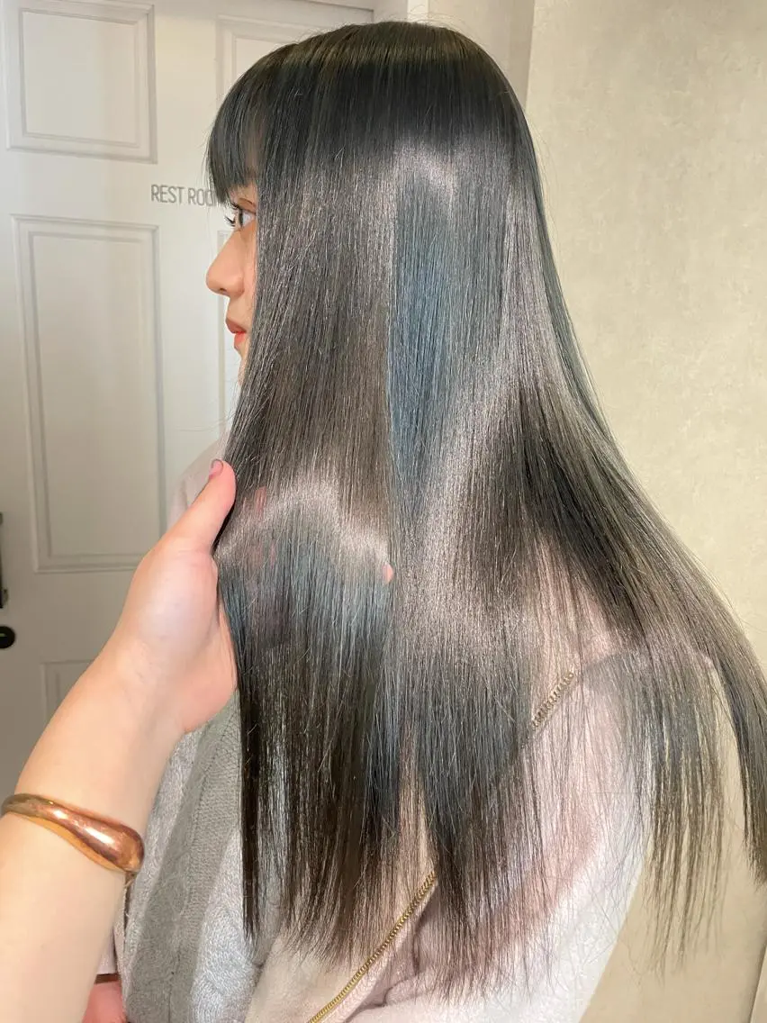 ロング カラー アッシュ オリーブアッシュ 髪質改善 ヘアカラー トリートメント ナチュラル透明感🌱 小山美樹子のヘアスタイル