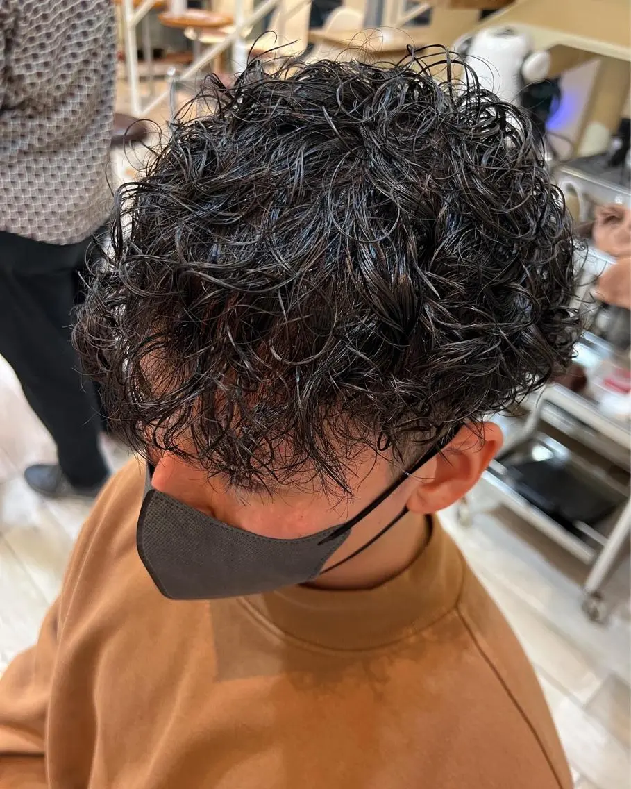 パーマ メンズ メンズパーマ プードルパーマ プードルパーマ Ore🫧タナカマヤ /柔らかい質感カラーのヘアスタイル