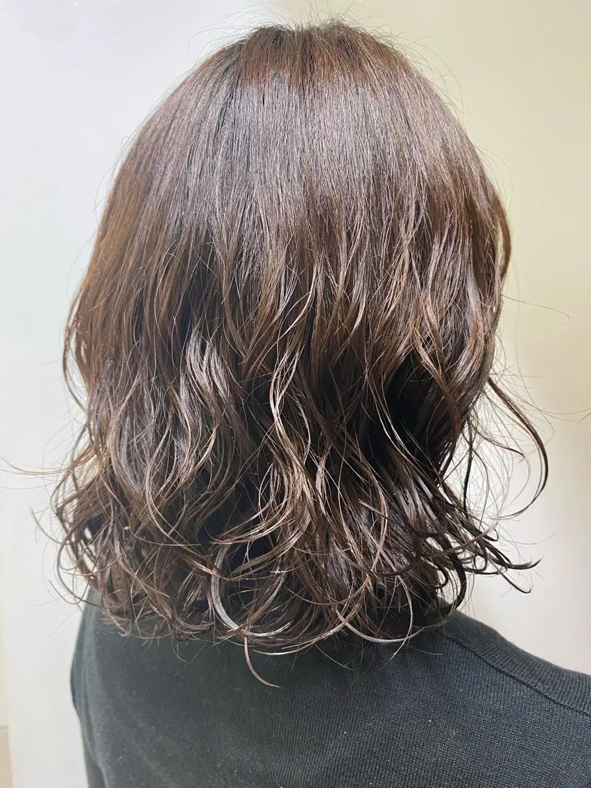 ミディアム パーマ ショートヘア / 星野菜月のヘアスタイル