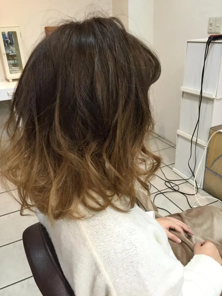 ミディアム カラー グラデーションカラー ボブ 西村 達哉のヘアスタイル