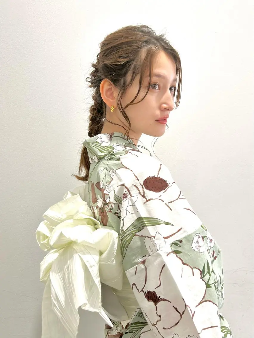 セミロング ヘアアレンジ ぱつっとボブ/ 小野あかねのヘアスタイル